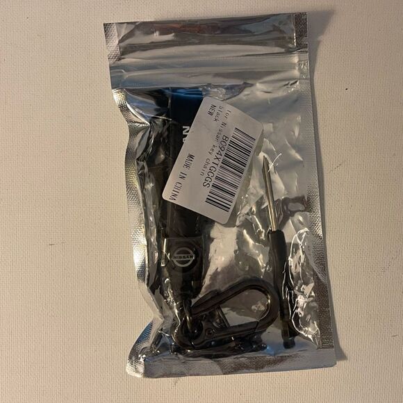 Nissan Logo Key Fob Keychain in Black Leather NWT - Picture 5 of 5